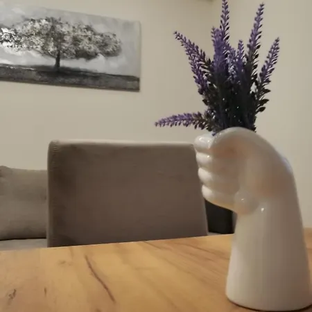 Apartment Wind